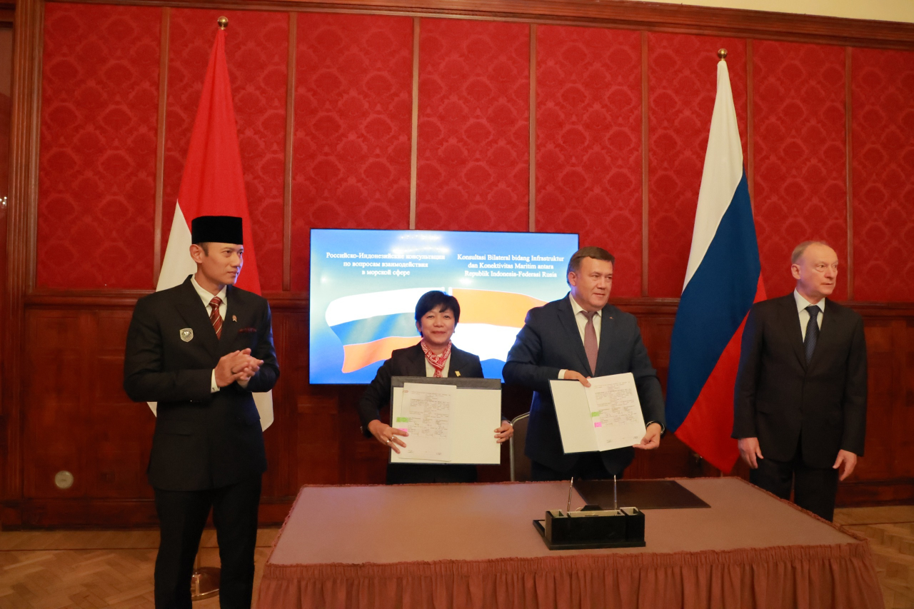 Direktur Produksi PT PAL Indonesia, Diana Rosa, bersama delegasi Indonesia mengikuti rangkaian kunjungan kerja ke Rusia yang dipimpin Menko Infrastruktur dan Pembangunan Kewilayahan AHY.