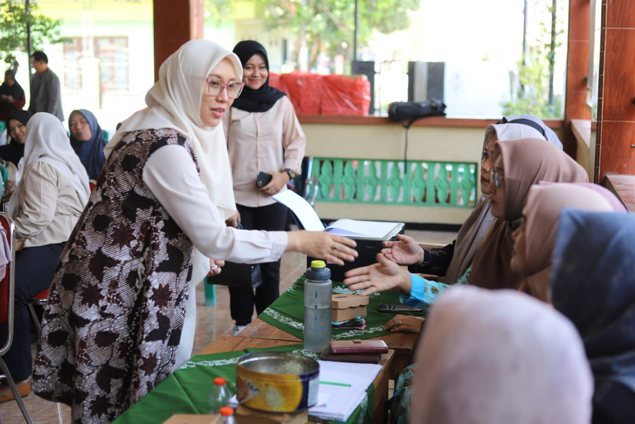 Sri Wahyuni, Wakil Ketua DPRD Jatim saat menggelar reses di Bojonegoro.