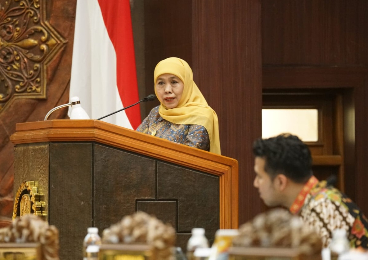 Gubernur Khofifah Indar Parawansa saat menghadiri rapat Paripurna DPRD Jatim, Kamis (10/9/2026). (Humas DPRD Jatim)
